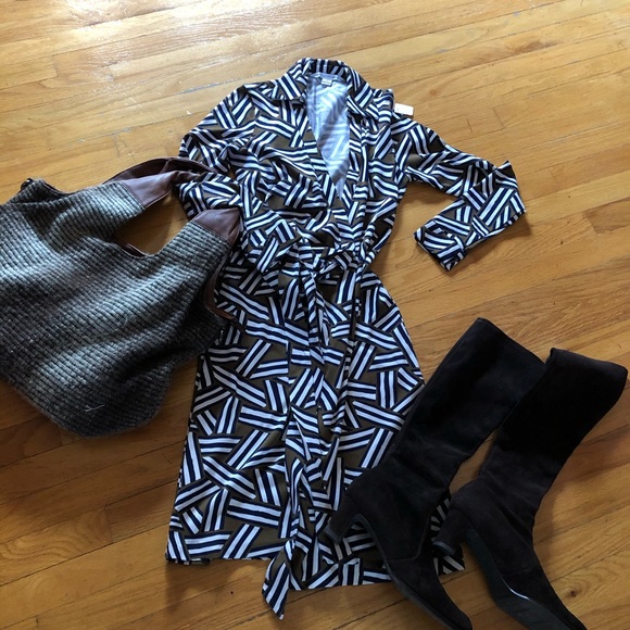 DVF Wrap dress - blue brown and white -NWOT - Picture 1 of 7